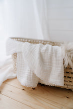 Load image into Gallery viewer, 6 Layer Muslin cotton blanket with scallop lace trim ®
